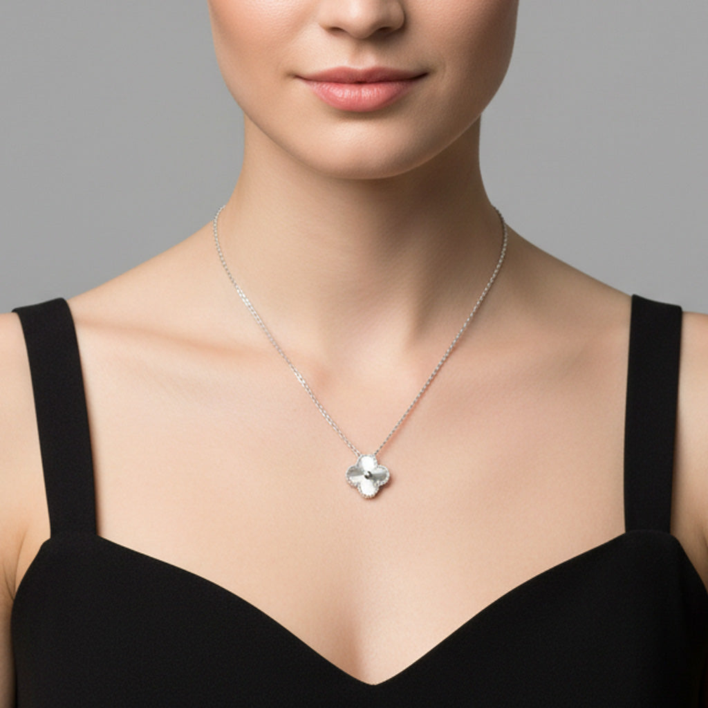 Van Cleef & Arpels Vintage Alhambra Pendant Clover Necklace